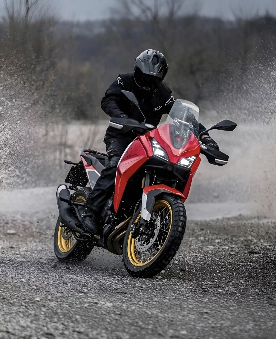 X-Cape-700-Raggi_verticale-golden-es