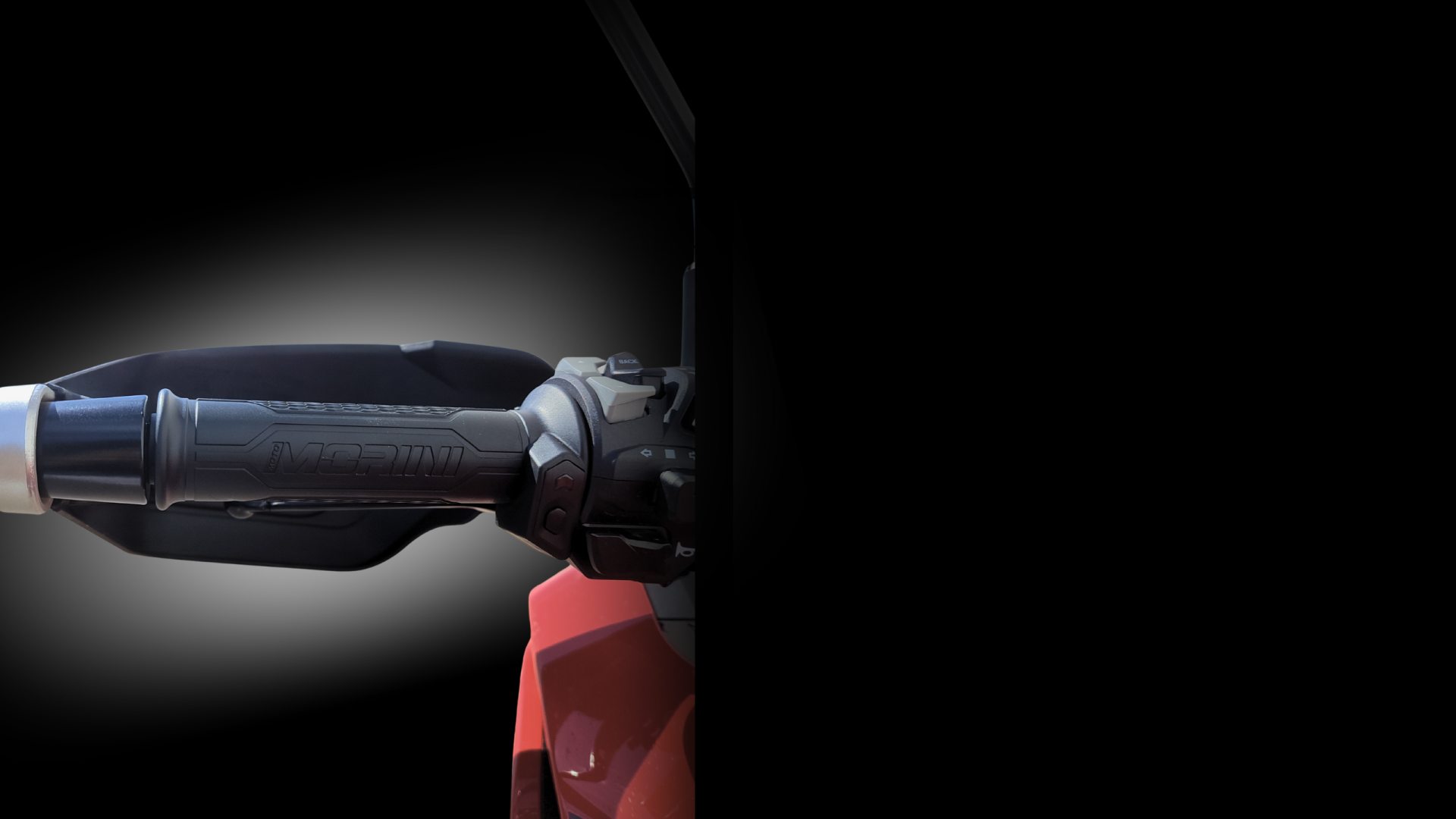 X-Cape-700-grips-desktop