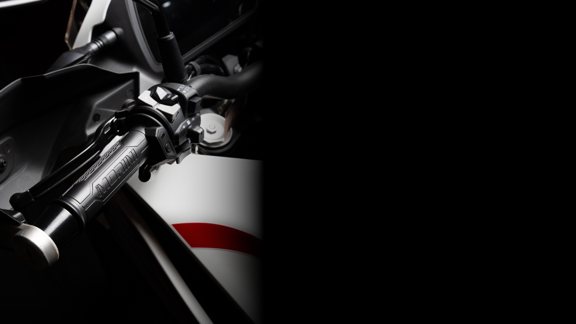 X-Cape-700-heated-grips-editorial-desktop