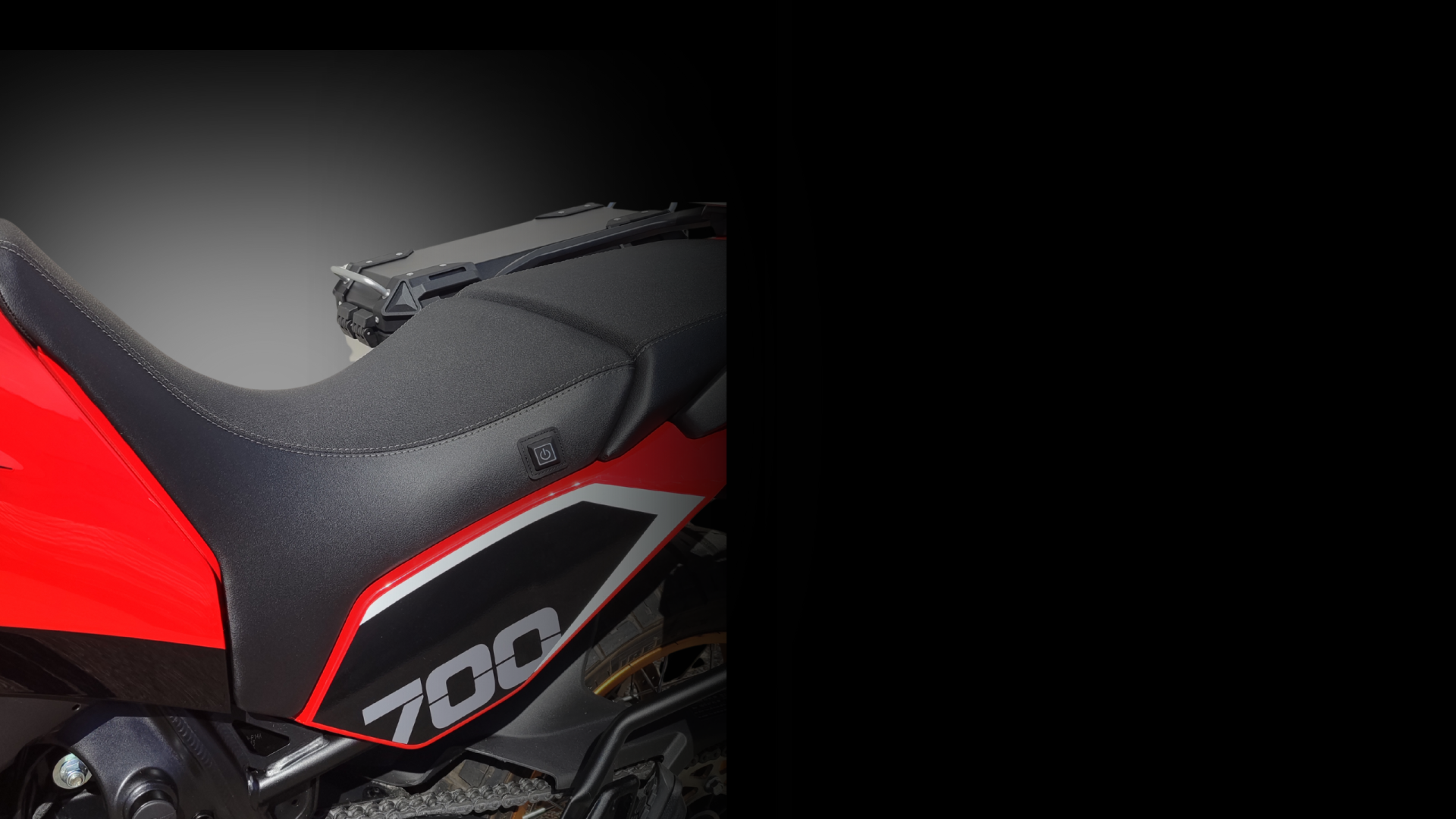 X-Cape-700-heated-saddle-desktop-2