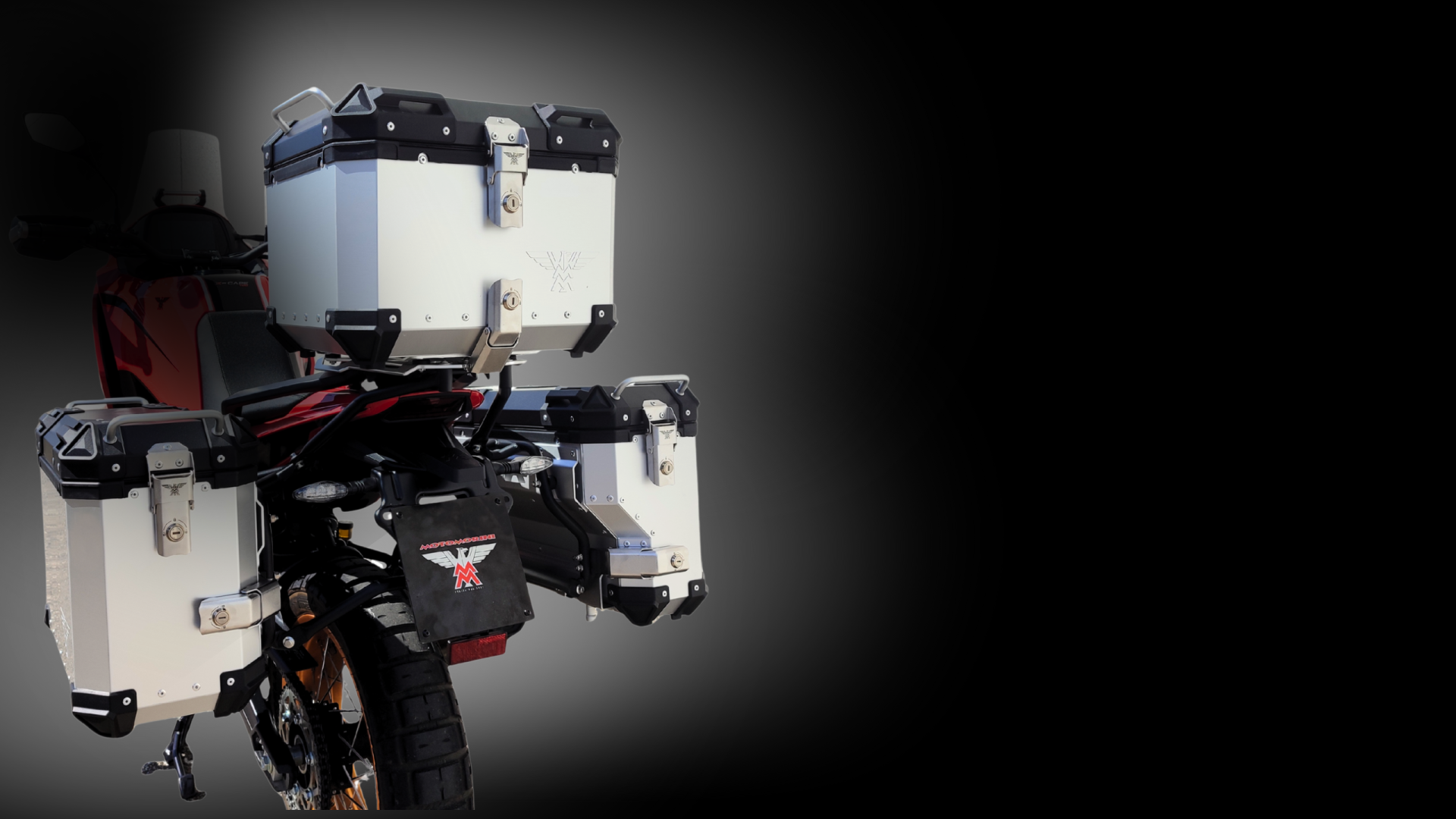 X-Cape-700-kit-of-Panniers-desktop