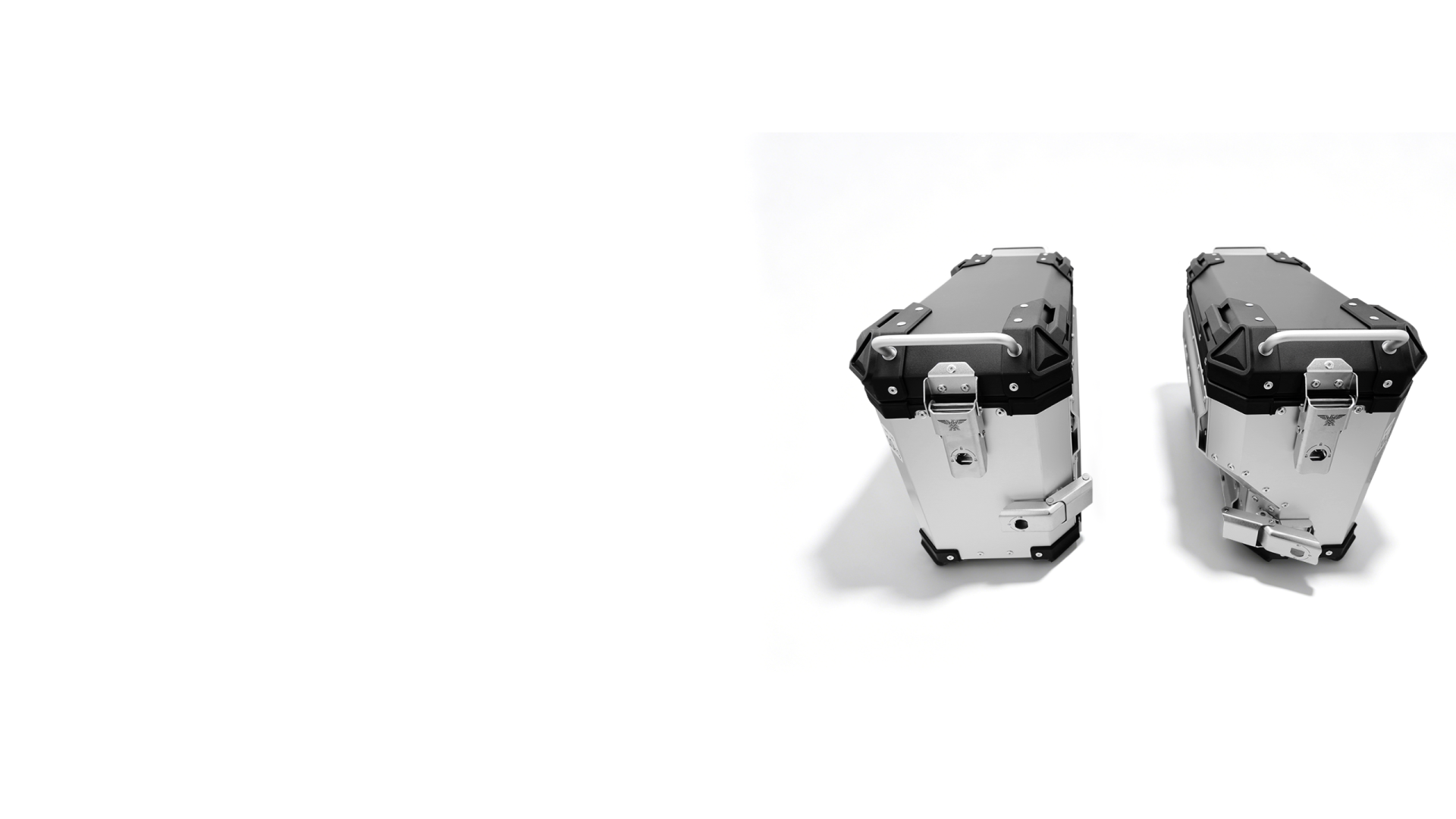 X-Cape-700-side-cases-Cover-desktop-1