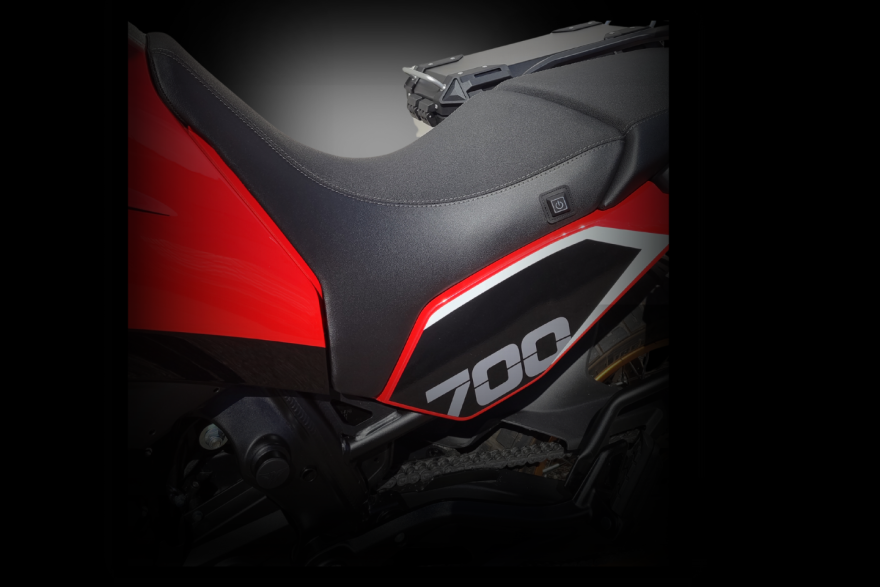 heated-saddle-x-cape700-mobile