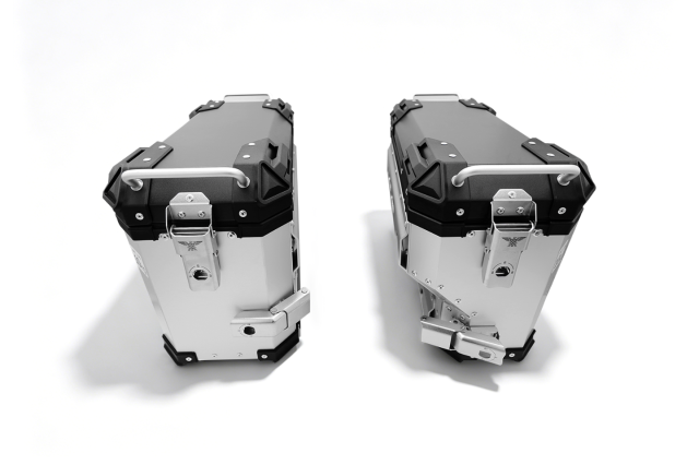 side-CASES-x-cape700-cover-mobile-1