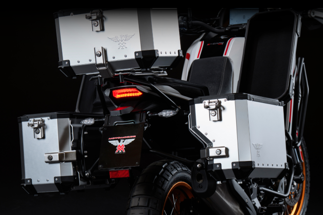 side-CASES-x-cape700_mobile-editorial