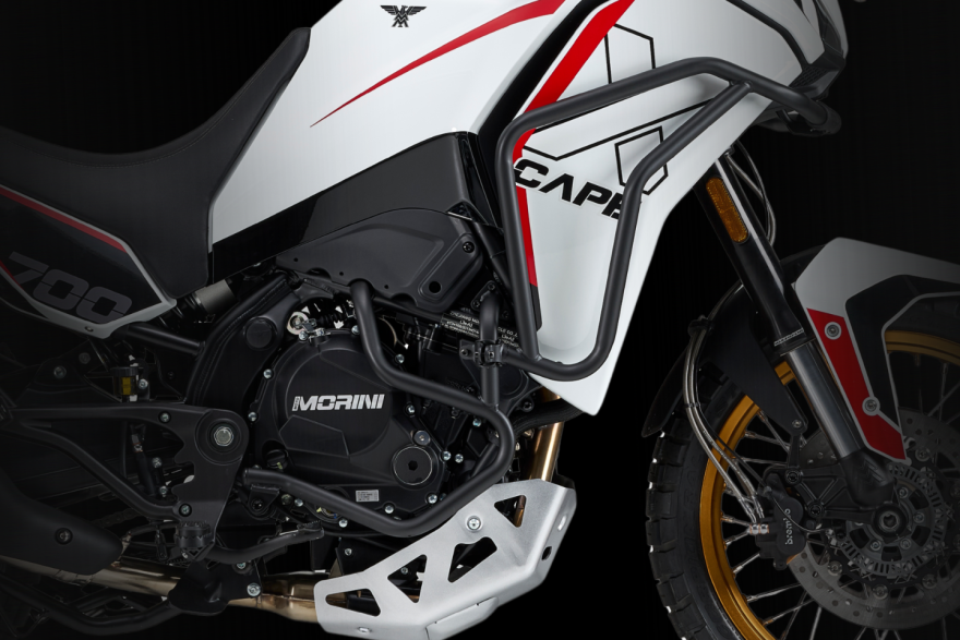 Crash-Bars-X-Cape-700-mobile-editorial