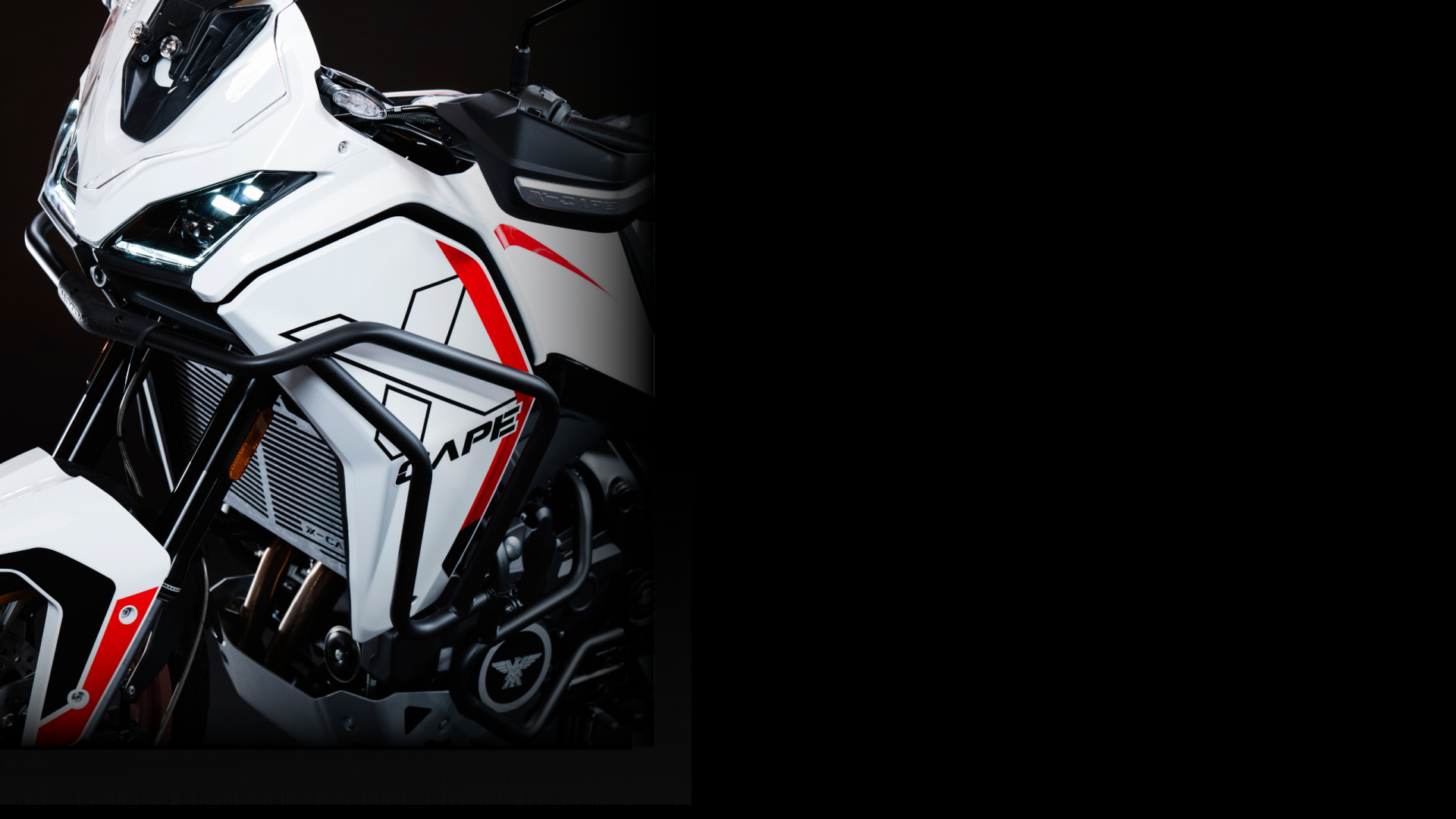 X-Cape-700-crash-bars-desktop-editorial