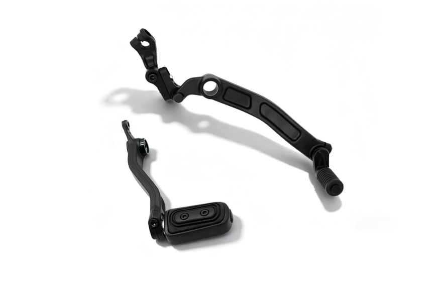 Calibro-footpegs-mobile-cover