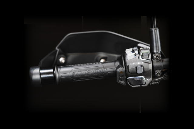 Alltrhike-Heated-grips-mobile-editorial