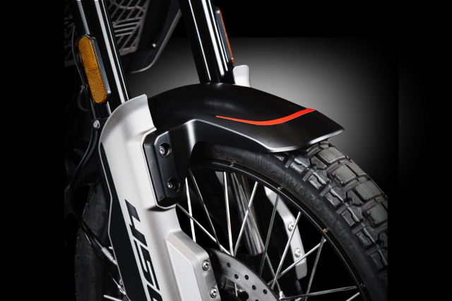 Alltrhike-low-fender-mobile-editorial