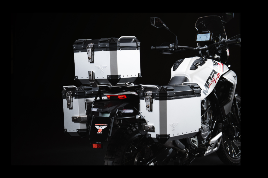 Alltrhike-luggage-kit-mobile-editorial