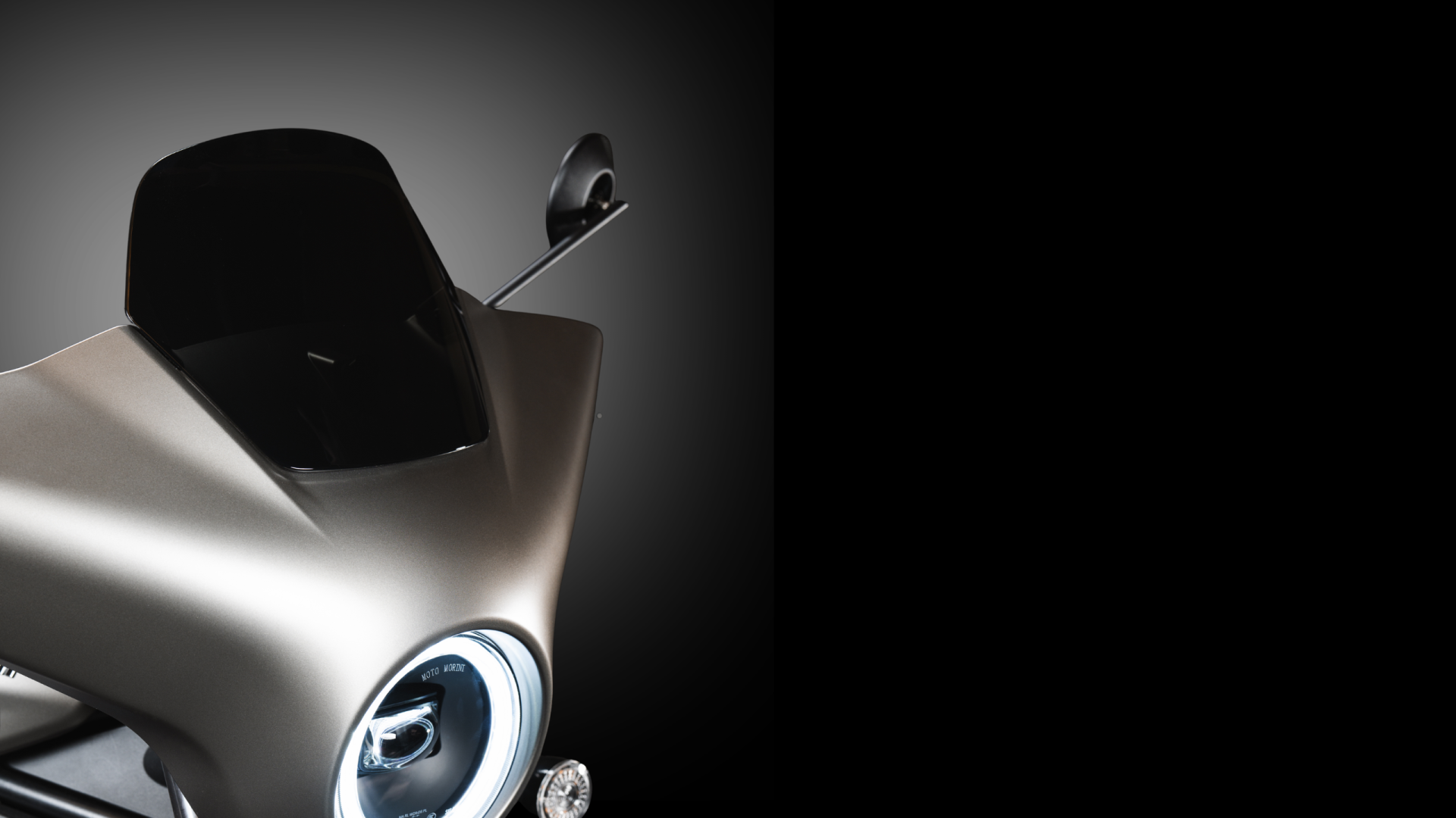 Calibro-windscreen-desktop-editorial
