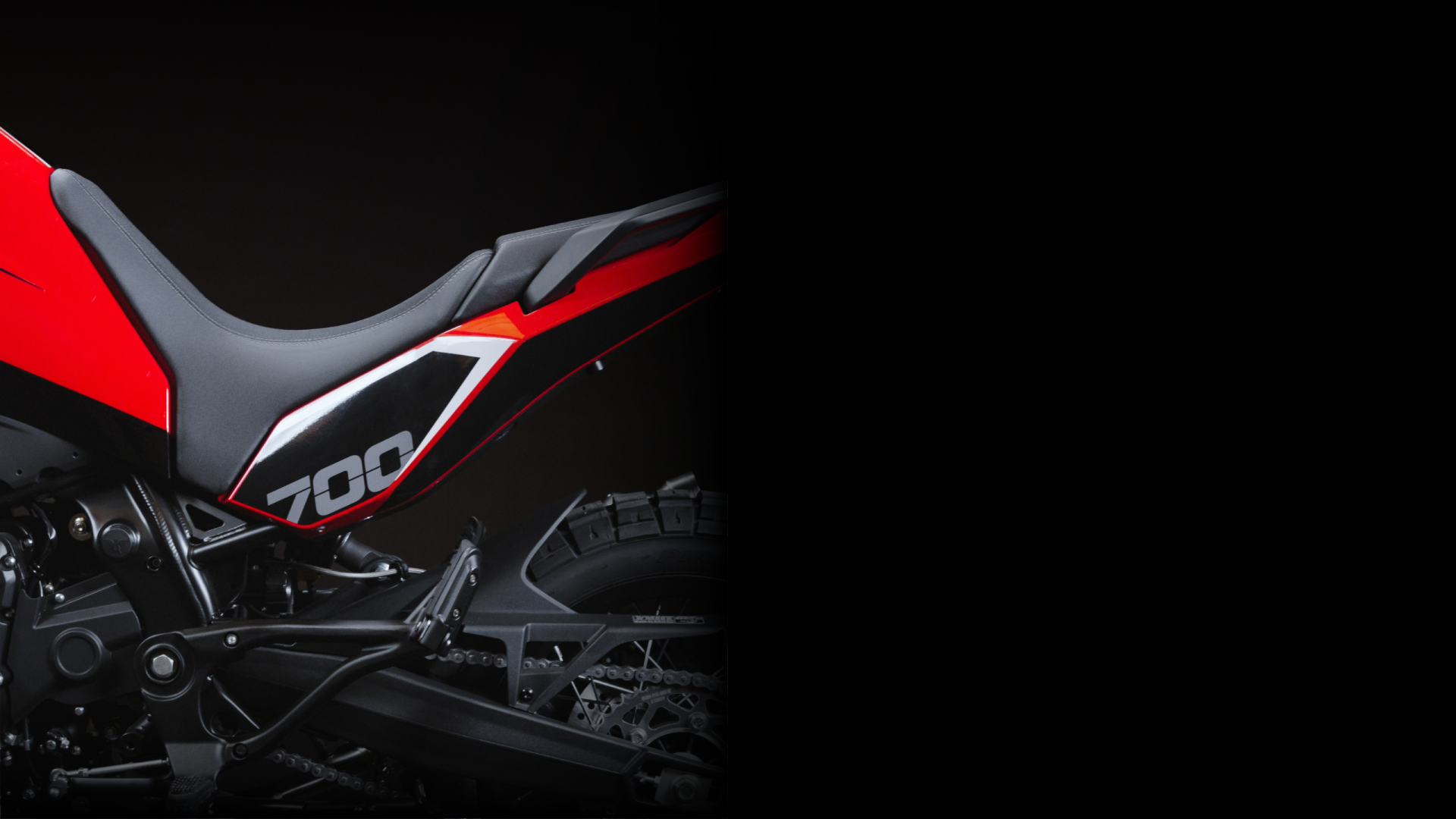 X-Cape-700-low-seat-editorial-desktop