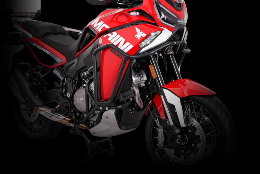 X-Cape-1200-crashbar-mobile-editorial