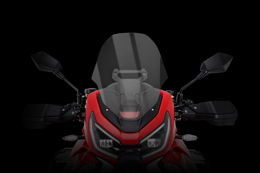 X-Cape-1200-windshield-mobile-editorial