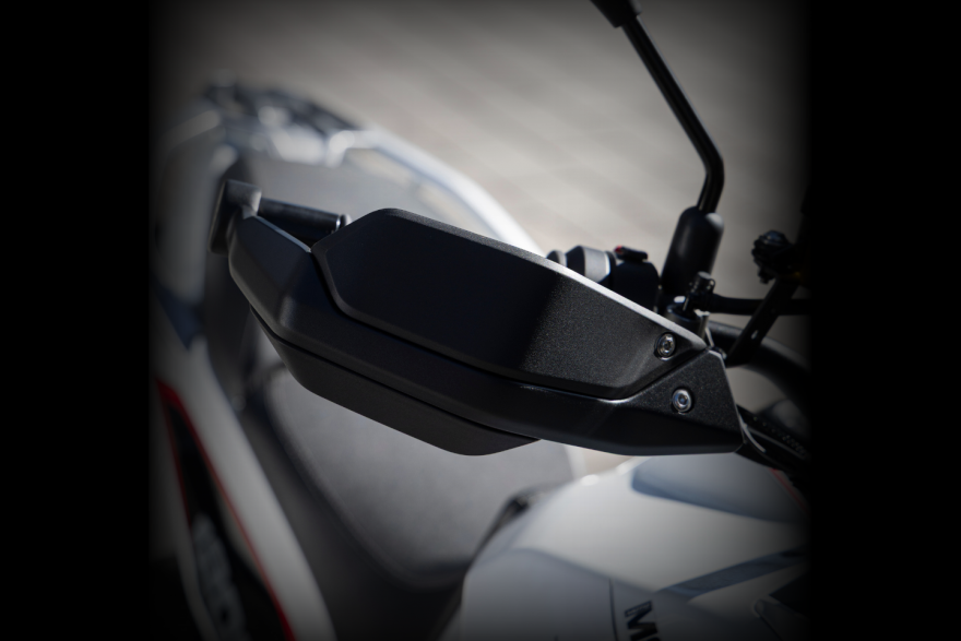 handguards-X-Cape-1200-mobile-editorial